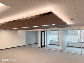 535 E Diehl Rd, Naperville, IL à louer Photo intérieure– Image 2 sur 5