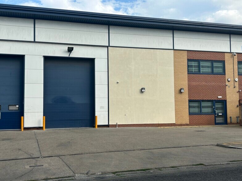 6 Theydon Rd, Londres à louer - Photo de l’immeuble – Image 2 sur 3