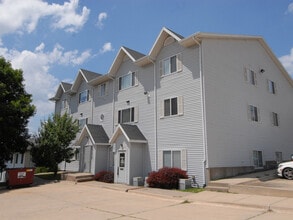 2210 9th St, Coralville, IA à louer Photo intérieure– Image 1 sur 8