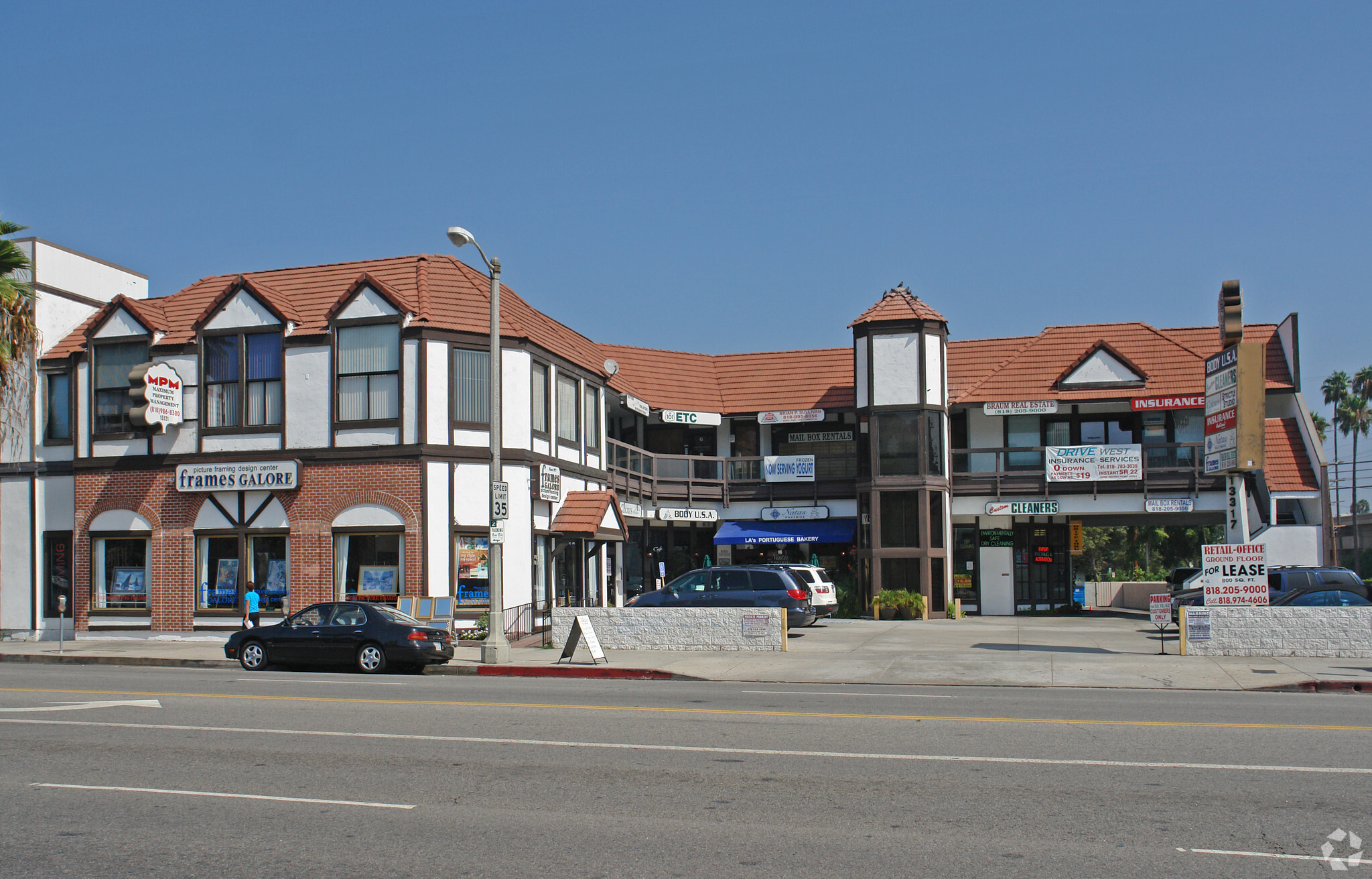 13313-13321 Ventura Blvd, Sherman Oaks, CA à louer Photo principale– Image 1 sur 17