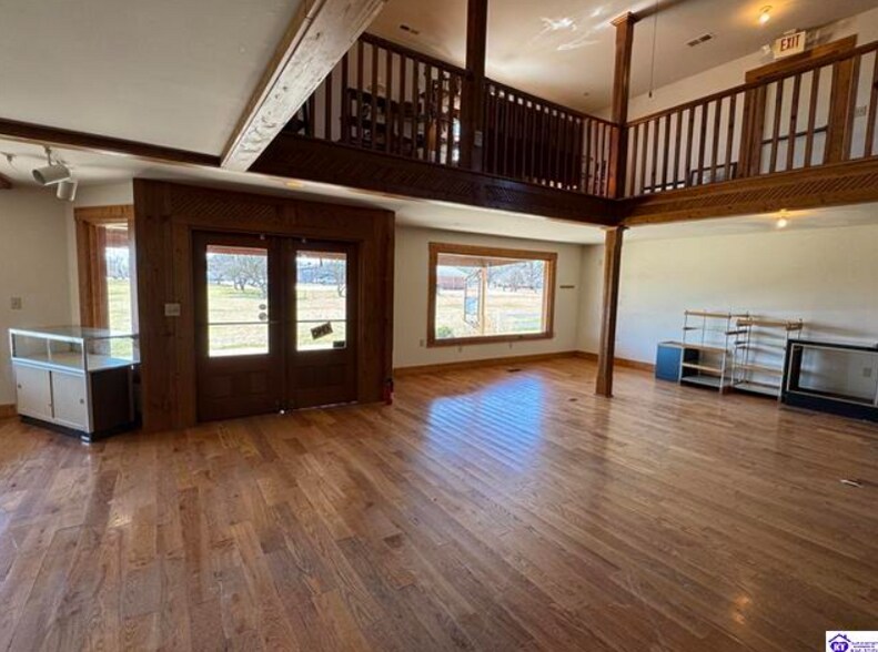 452 E Main St, Glendale, KY à vendre - Photo de l’immeuble – Image 2 sur 8