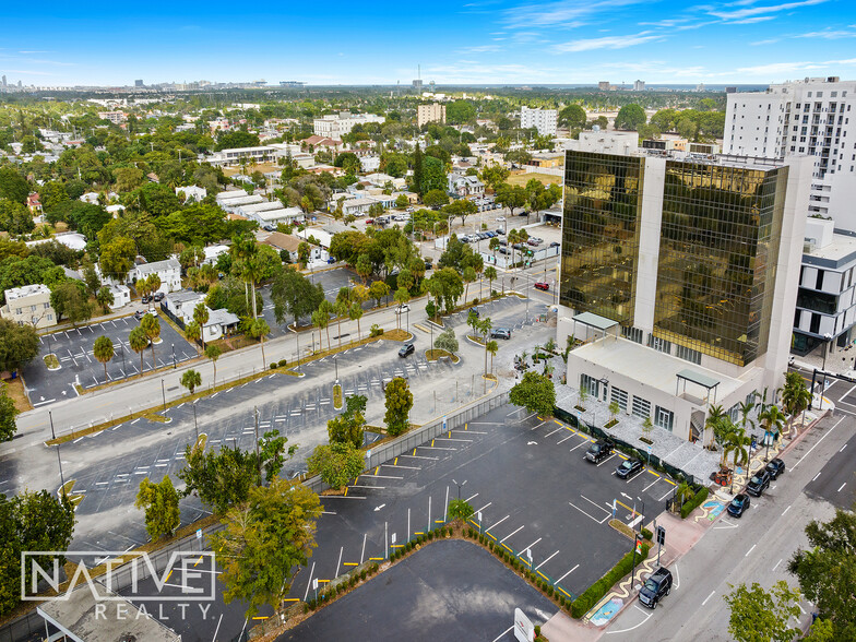 1909 Tyler St, Hollywood, FL à louer - Photo de l’immeuble – Image 3 sur 14