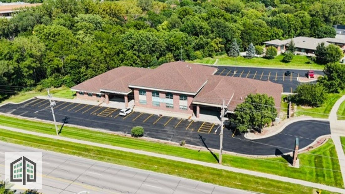 3001 86th St, Urbandale, IA à vendre Photo de l’immeuble– Image 1 sur 10
