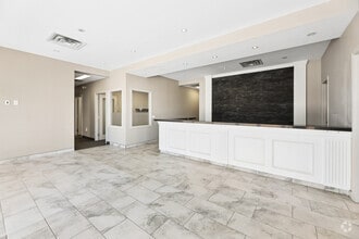 23 Mountainview Rd S, Halton Hills, ON à louer Photo intérieure– Image 2 sur 9