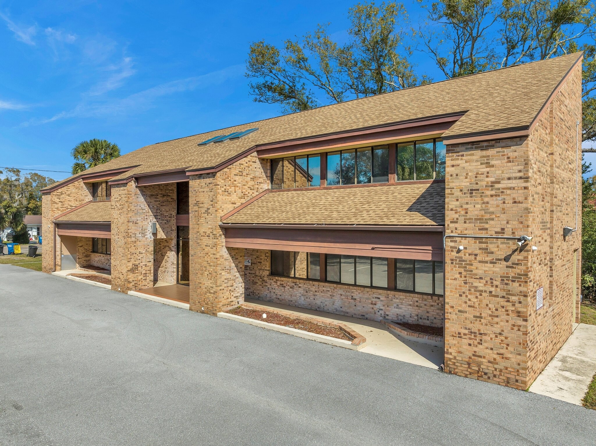 2139 NE Coachman Rd, Clearwater, FL à vendre Photo principale– Image 1 sur 17