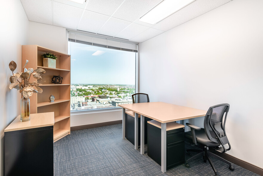 201 Portage Ave, Winnipeg, MB à louer - Photo intérieure – Image 1 sur 3