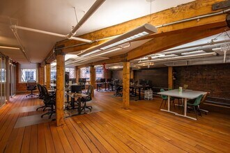 311 Water St, Vancouver, BC à louer Photo intérieure– Image 1 sur 8