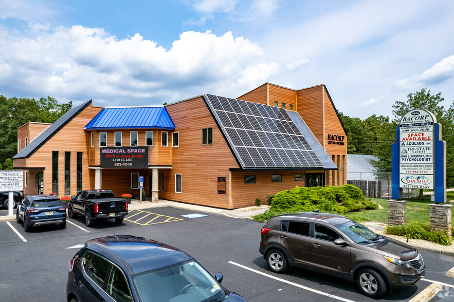 1044 Lacey Rd, Forked River, NJ à louer - Photo de l’immeuble – Image 2 sur 22