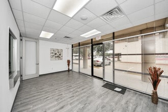 10019 Main St, Houston, TX à louer Photo intérieure– Image 2 sur 15