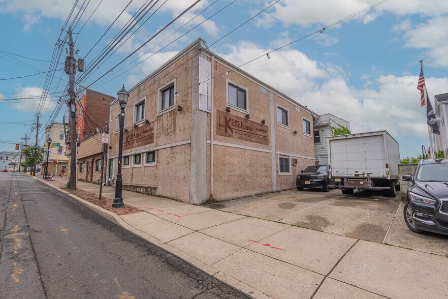 209-211 Central Ave, East Newark, NJ à vendre - Photo de l’immeuble – Image 2 sur 27