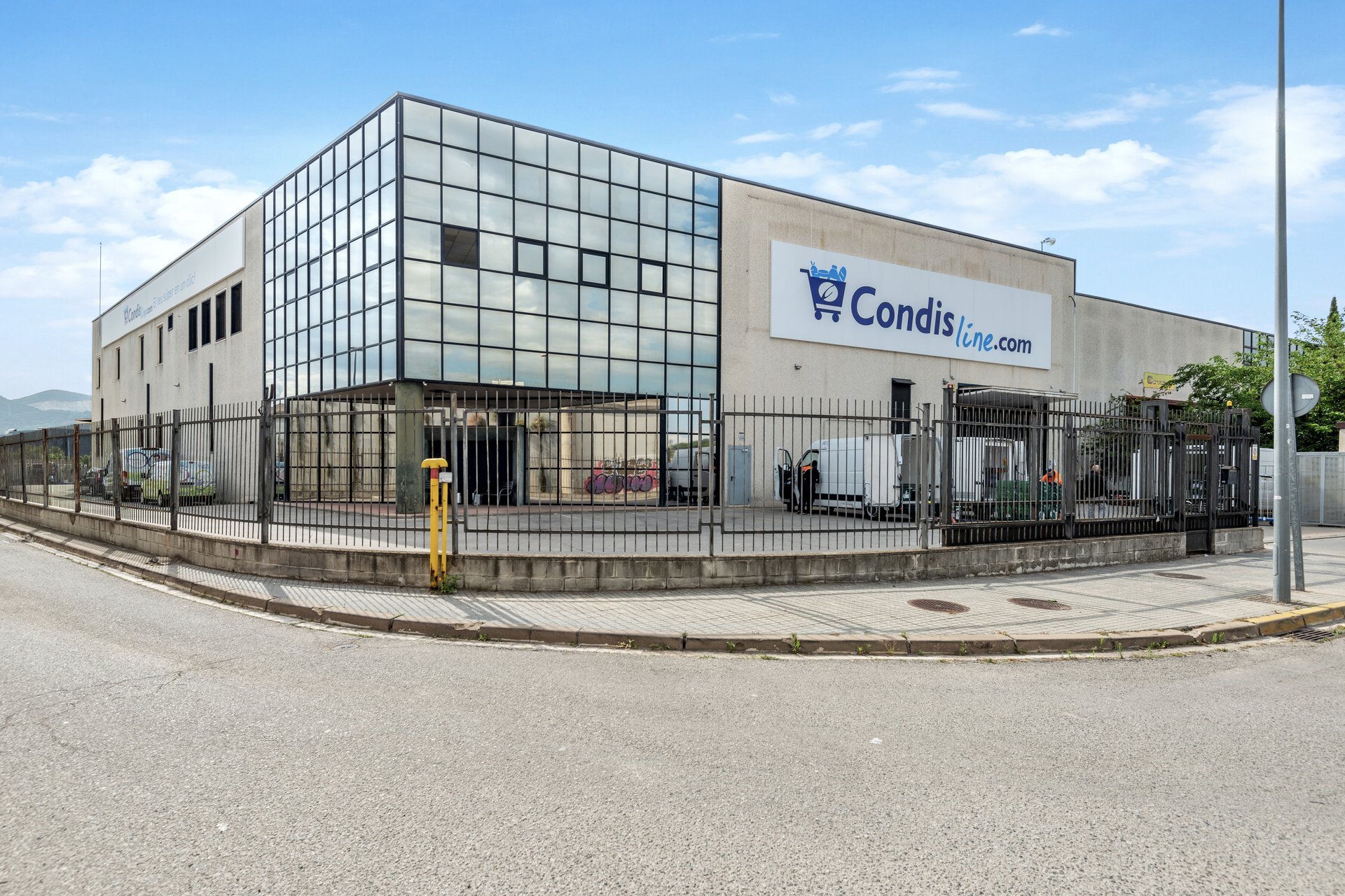 Carrer del Pla de Matabous, 34, Montcada i Reixac, Barcelona à louer Photo de l’immeuble– Image 1 sur 2