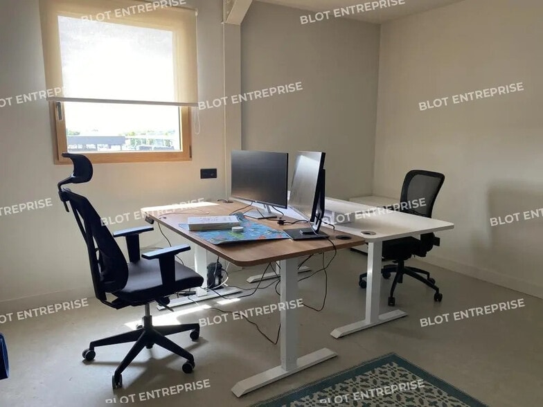 Bureau dans Plouër-sur-Rance à louer - Photo de l’immeuble – Image 1 sur 10