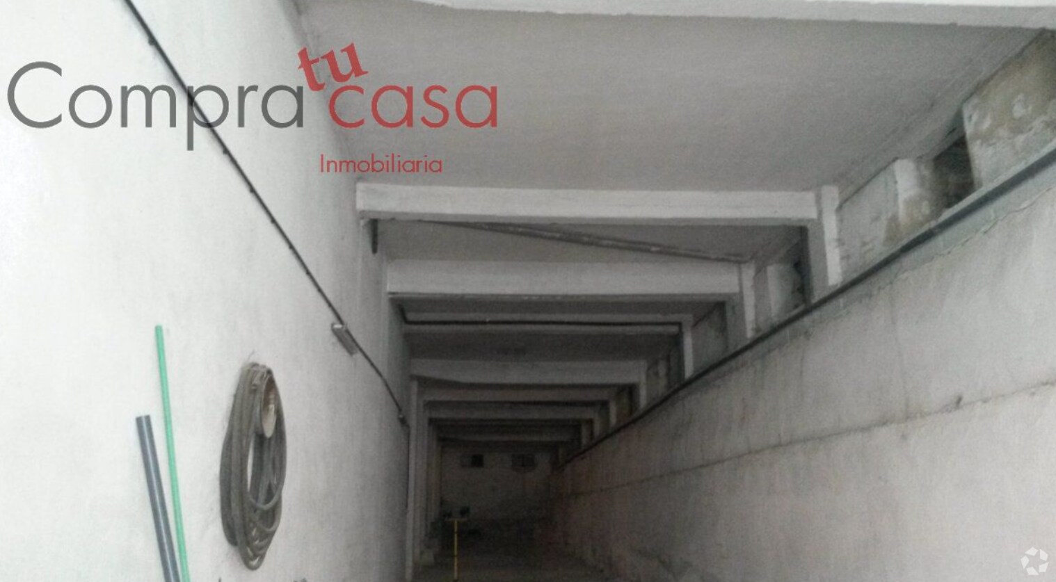Calle Anselmo Carretero, Segovia, SEG 40003 - Lot Puerta 02, Esc. 1 -  - Photo intérieure - Image 1 of 1