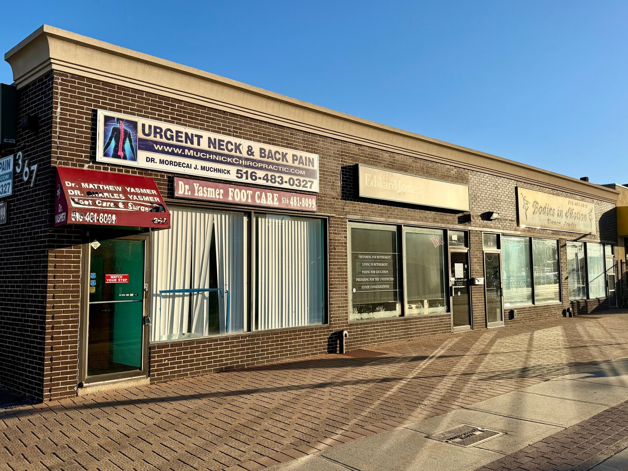 361-367 Hempstead Ave, West Hempstead, NY à louer Photo de l’immeuble– Image 1 sur 3