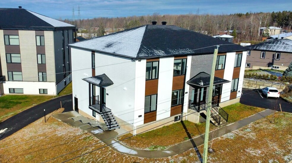 62-68 Rue Armande-Biron, Sherbrooke, QC à vendre - Photo de l’immeuble – Image 2 sur 2