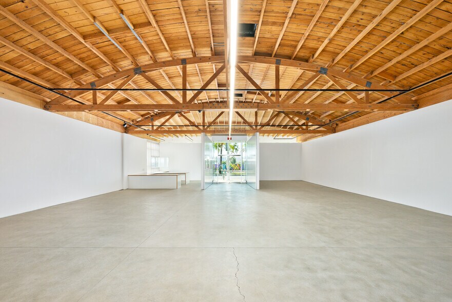 9055 Santa Monica Blvd, West Hollywood, CA à louer - Photo de l’immeuble – Image 3 sur 9