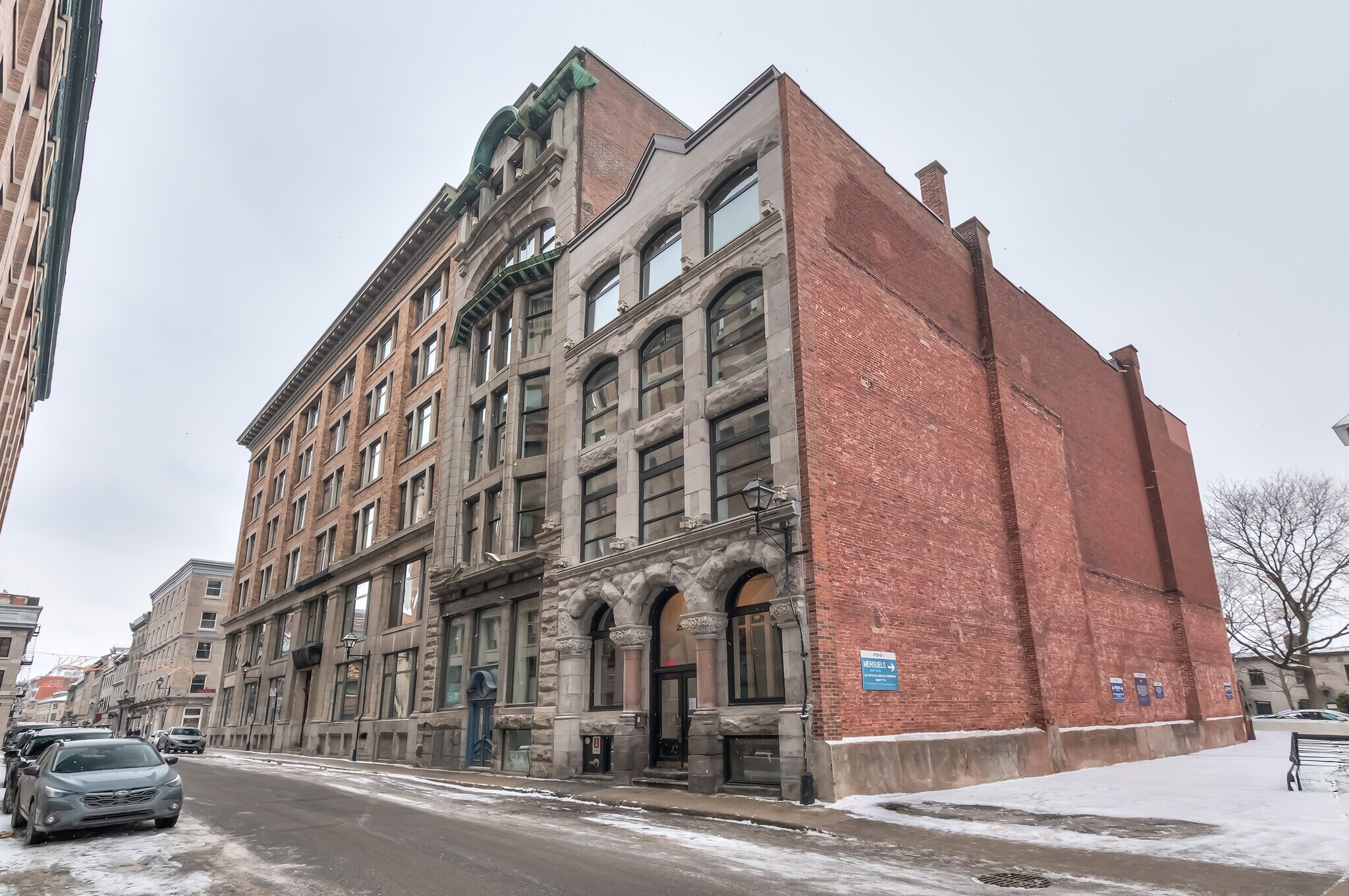 296 Rue Saint-Paul O, Montréal, QC à louer Photo principale– Image 1 sur 3