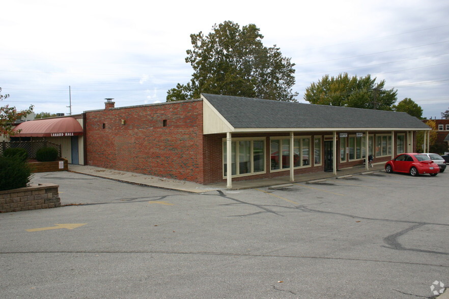 100-106 S Sterling Ave, Sugar Creek, MO à louer - Photo de l’immeuble – Image 3 sur 19