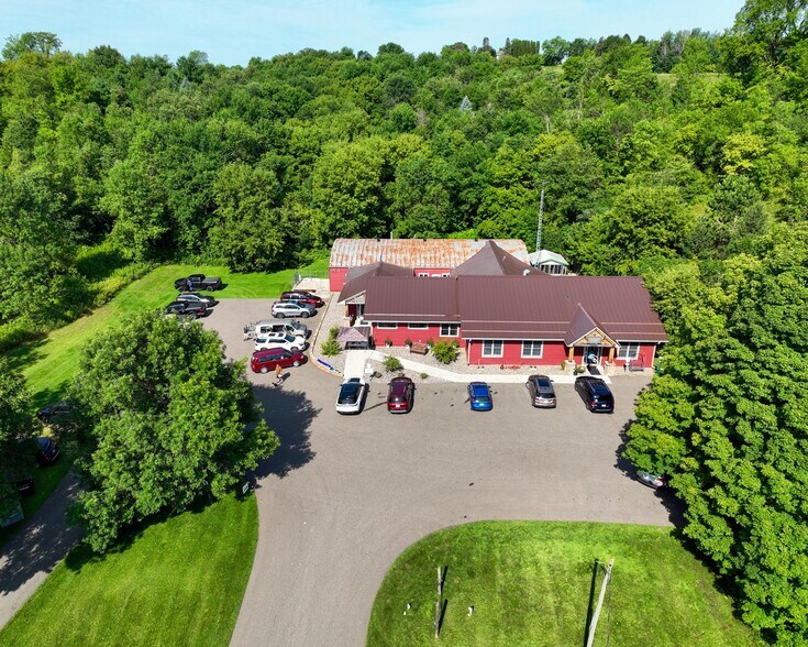 308 Syme Ave, Glenwood City, WI à vendre - Photo de l’immeuble – Image 3 sur 3