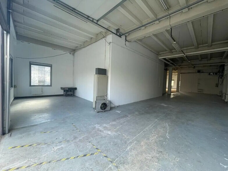 Local d'activités dans Osny à vendre - Photo de l’immeuble – Image 3 sur 9