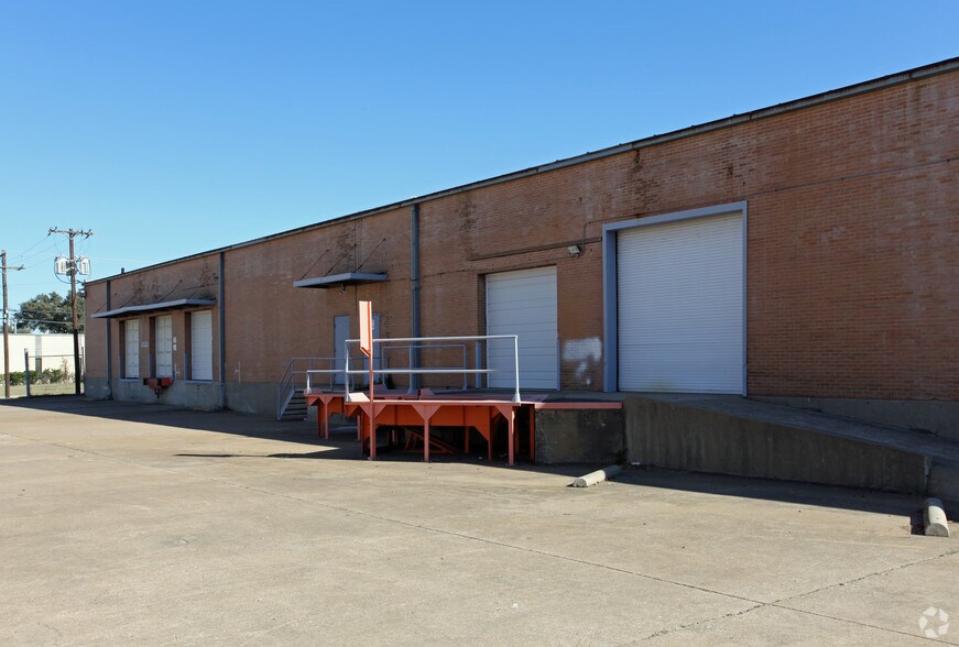 4707 S Westmoreland Rd, Dallas, TX à louer - Photo de l’immeuble – Image 3 sur 8