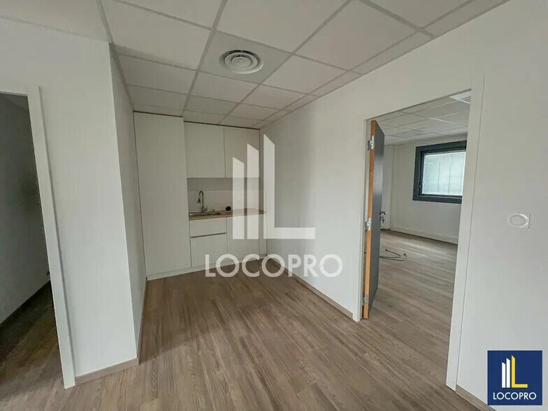 Bureau dans Avignon à louer - Photo intérieure – Image 3 sur 12