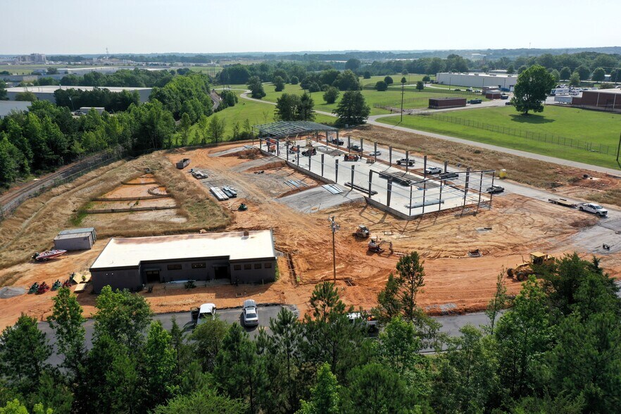 000 Osage Dr, Greenville, SC à louer - Photo de l’immeuble – Image 3 sur 9