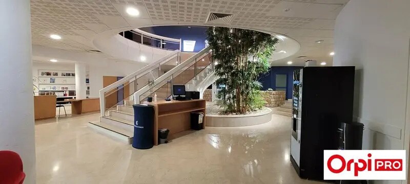 Bureau dans Saint-Brieuc à vendre - Photo de l’immeuble – Image 2 sur 9