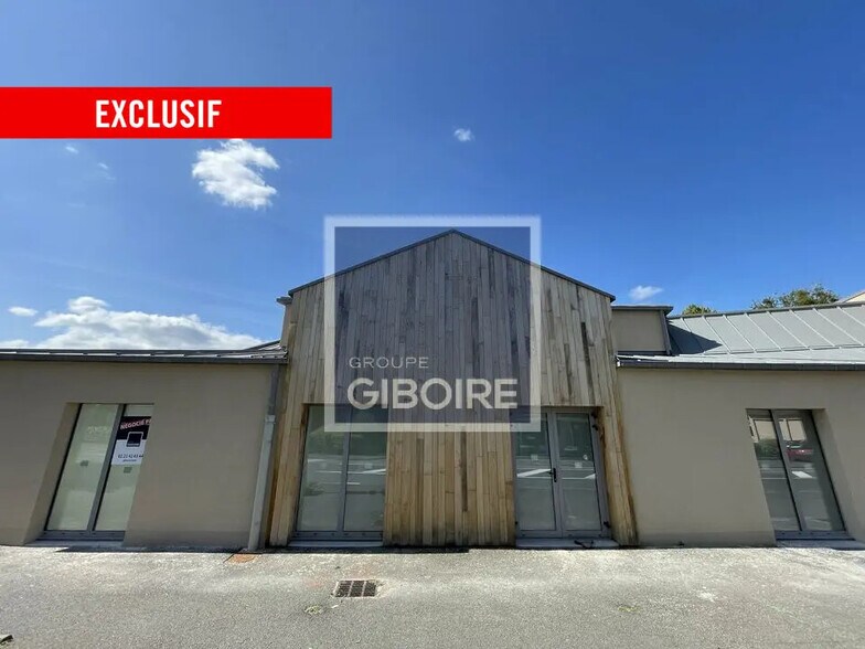 Local commercial dans Montfort-sur-Meu à louer - Photo de l’immeuble – Image 1 sur 2