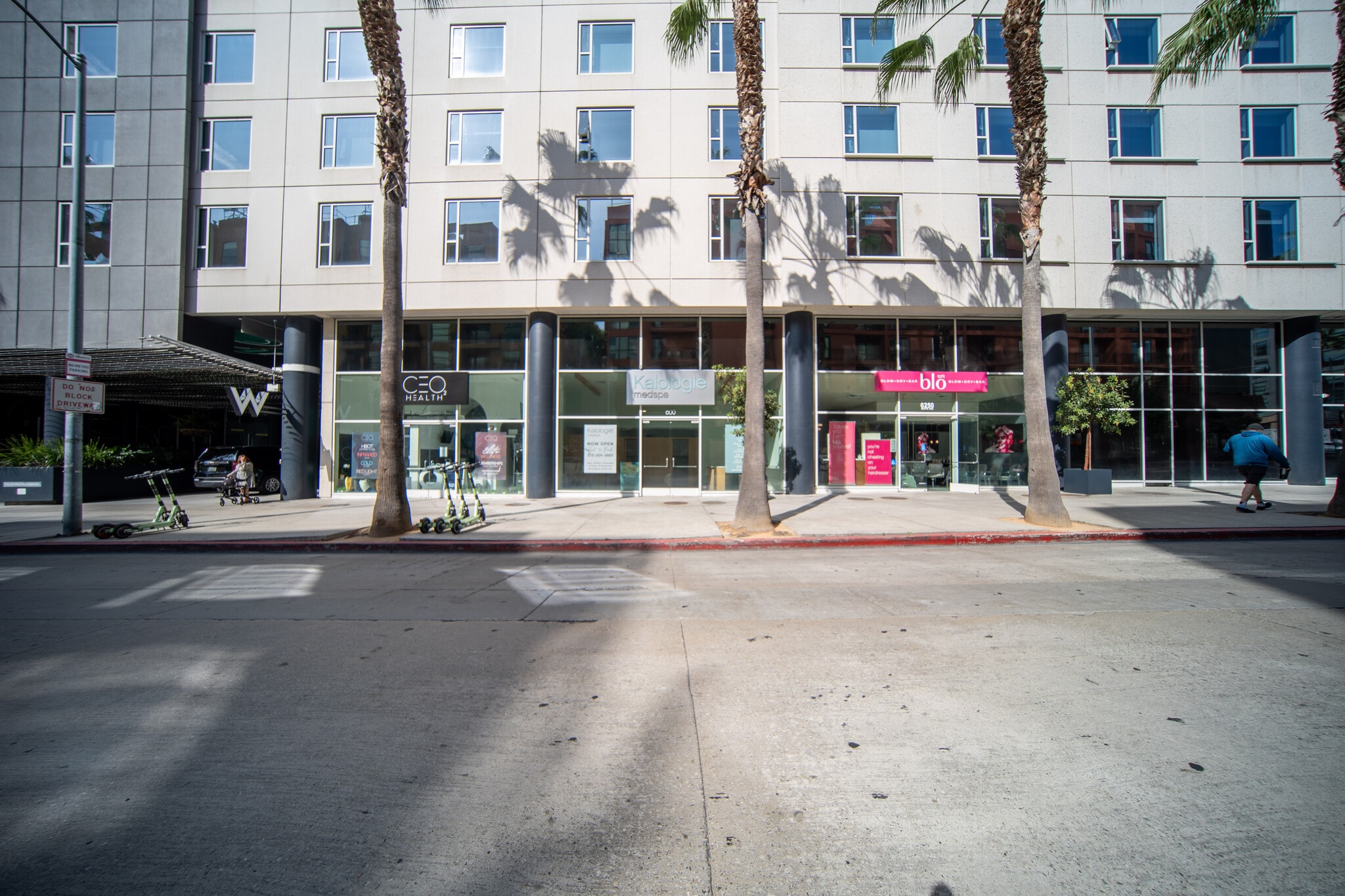 6250 Hollywood Blvd, Los Angeles, CA à louer Photo de l’immeuble– Image 1 sur 3