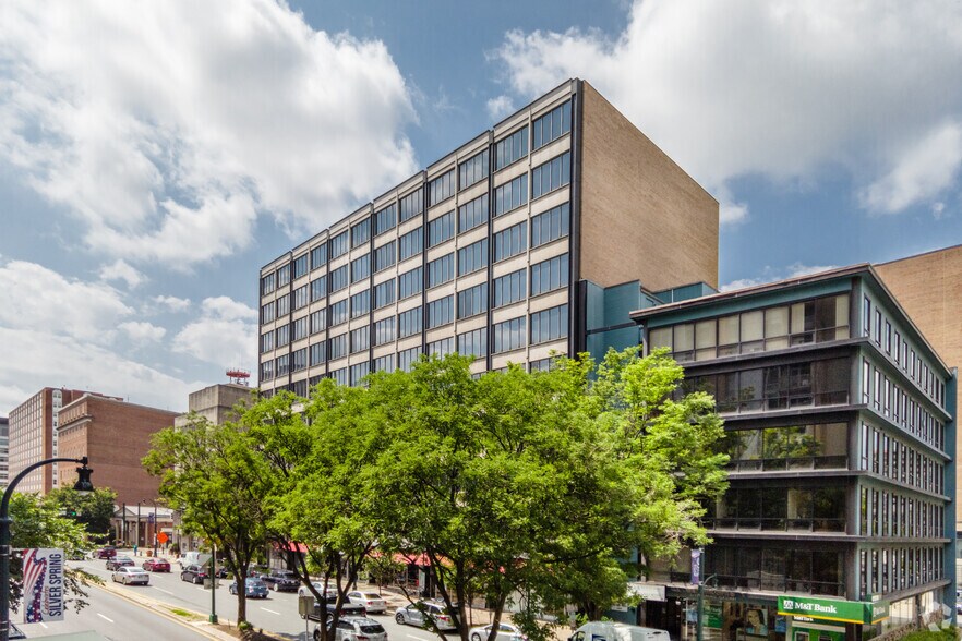 8720 Georgia Ave, Silver Spring, MD à louer - Photo de l’immeuble – Image 2 sur 6