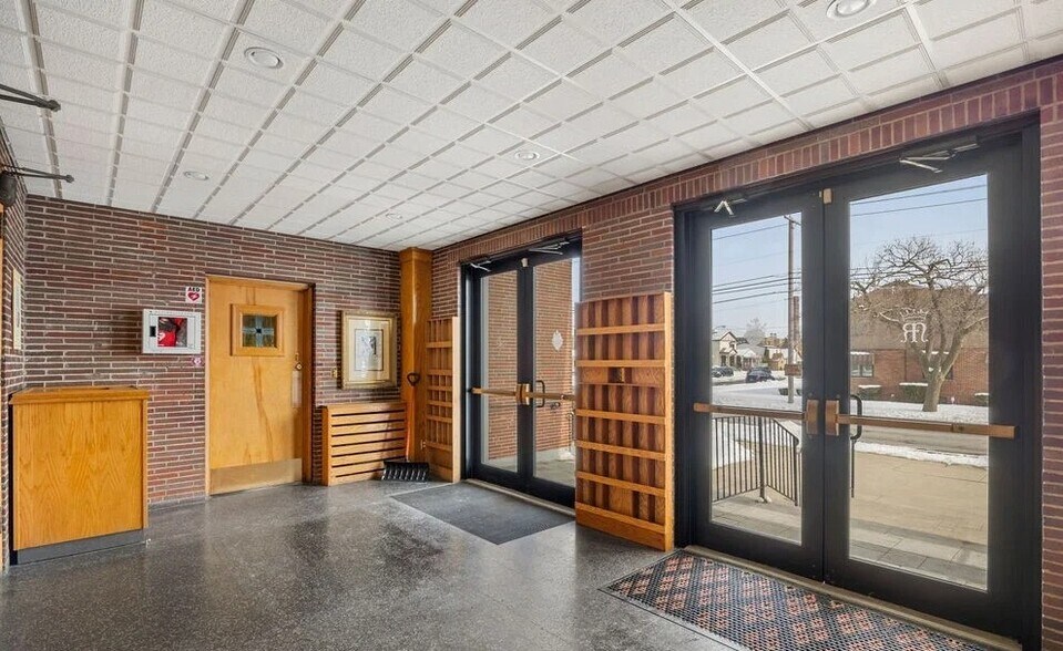 2499 Independence Ave, Niagara Falls, NY à vendre - Photo intérieure – Image 3 sur 10