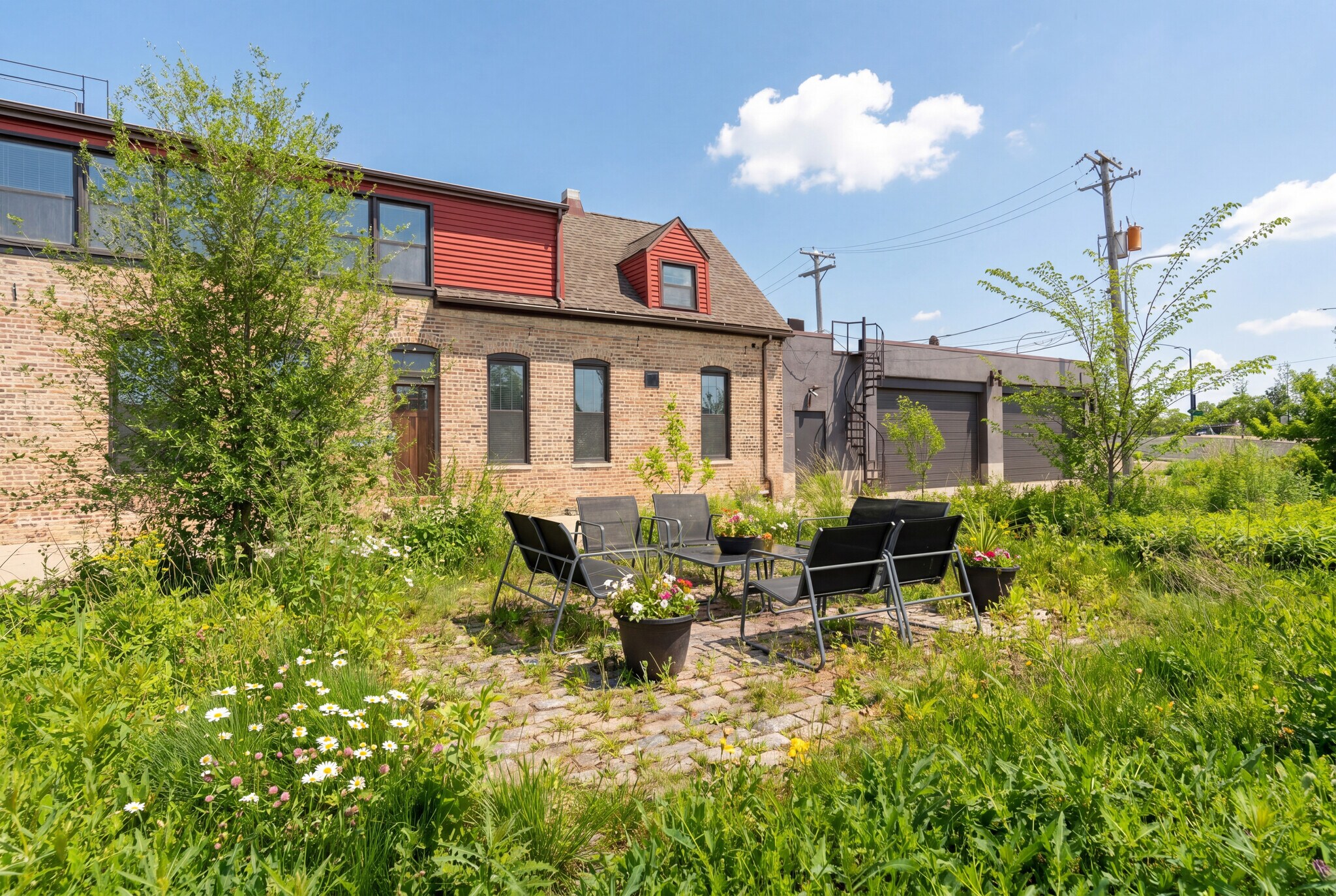 2331 N Elston Ct, Chicago, IL à vendre Photo de l’immeuble– Image 1 sur 33