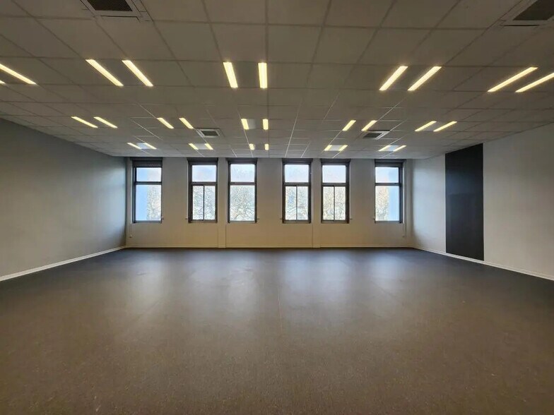 Bureau dans Sète à louer - Photo de l’immeuble – Image 2 sur 11