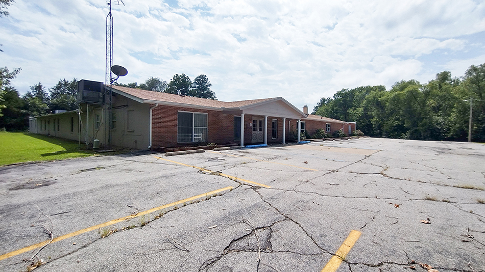 2500 E Saint Louis St, West Frankfort, IL à vendre - Photo de l’immeuble – Image 1 sur 14
