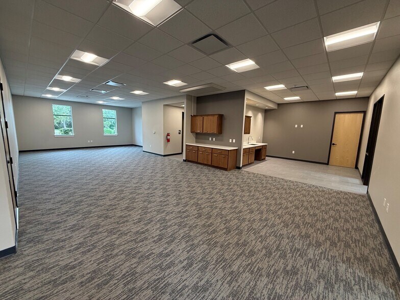 18875 Fm 2252, Garden Ridge, TX à louer - Photo de l’immeuble – Image 2 sur 15