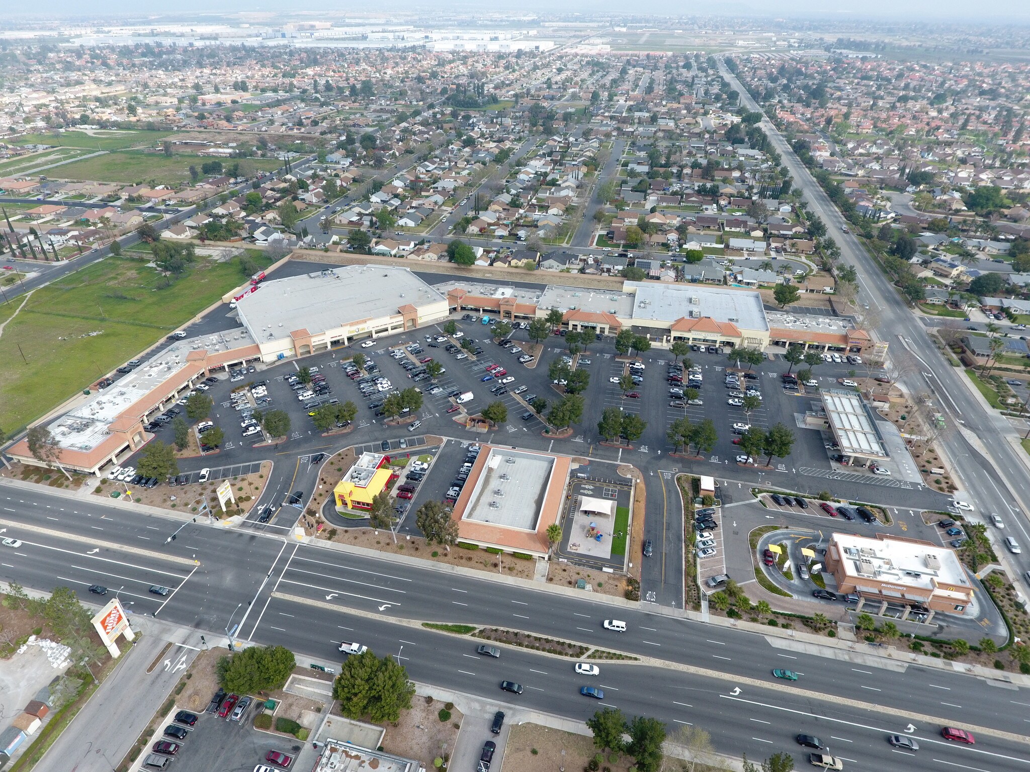 1304-1438 W Foothill Blvd, Rialto, CA à louer Photo principale– Image 1 sur 6