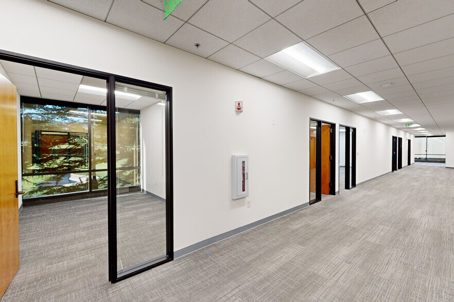 2000 Alameda de las Pulgas, San Mateo, CA à louer - Numérisation 3D Matterport – Image 3 sur 14