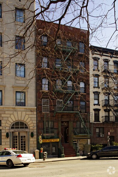 325 E 5th St, New York, NY à louer - Photo de l’immeuble – Image 2 sur 2