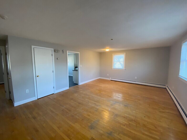 1 Petrel Rd, Quincy, MA à vendre - Photo intérieure – Image 2 sur 13