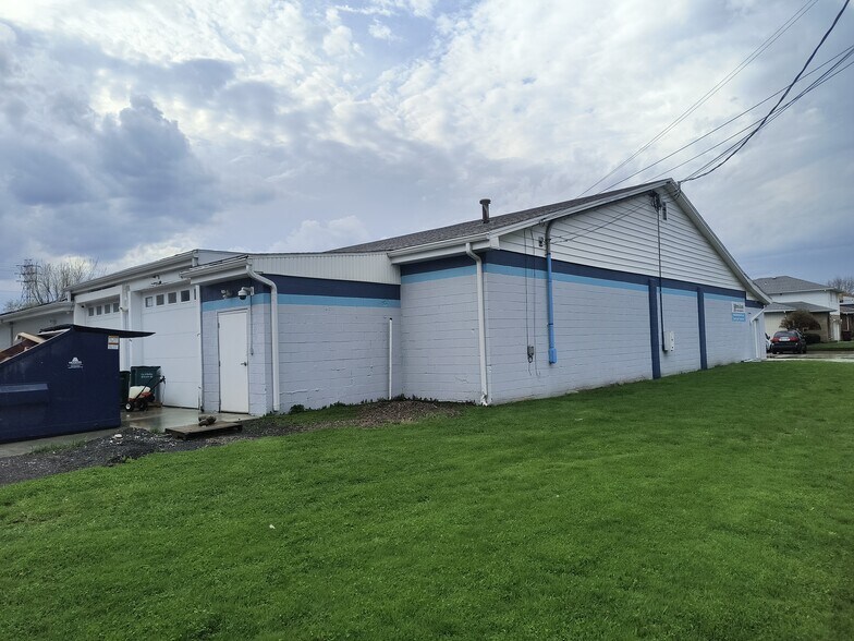 1386 Lovejoy St, Sloan, NY à louer - Photo de l’immeuble – Image 3 sur 16