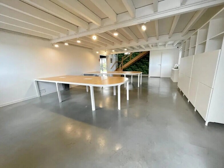 Local d'activités dans Cintré à vendre - Photo de l’immeuble – Image 3 sur 13