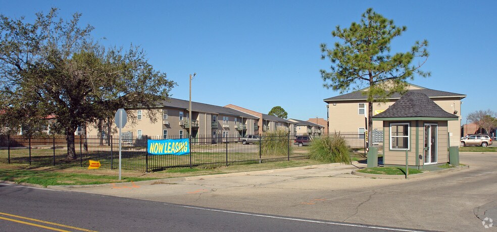 12151 N I-10 Service Rd, New Orleans, LA à vendre - Photo de l’immeuble – Image 1 sur 10