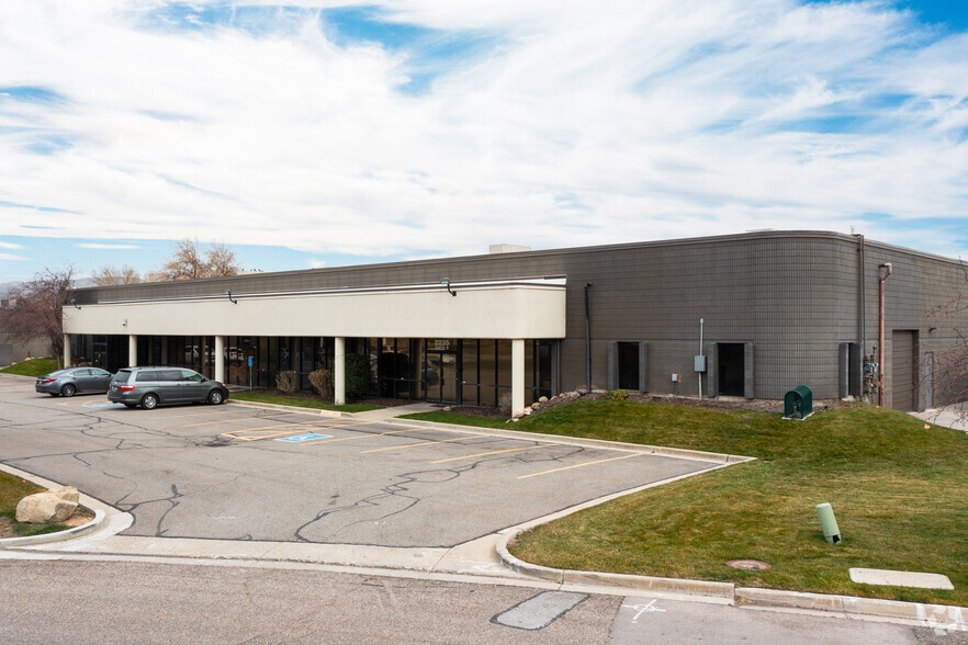2235 S 1300 W, Salt Lake City, UT à louer - Photo principale – Image 1 sur 4
