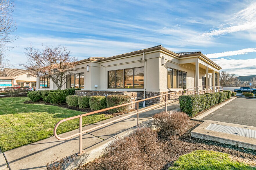 3144 State St, Medford, OR à louer - Photo de l’immeuble – Image 2 sur 58