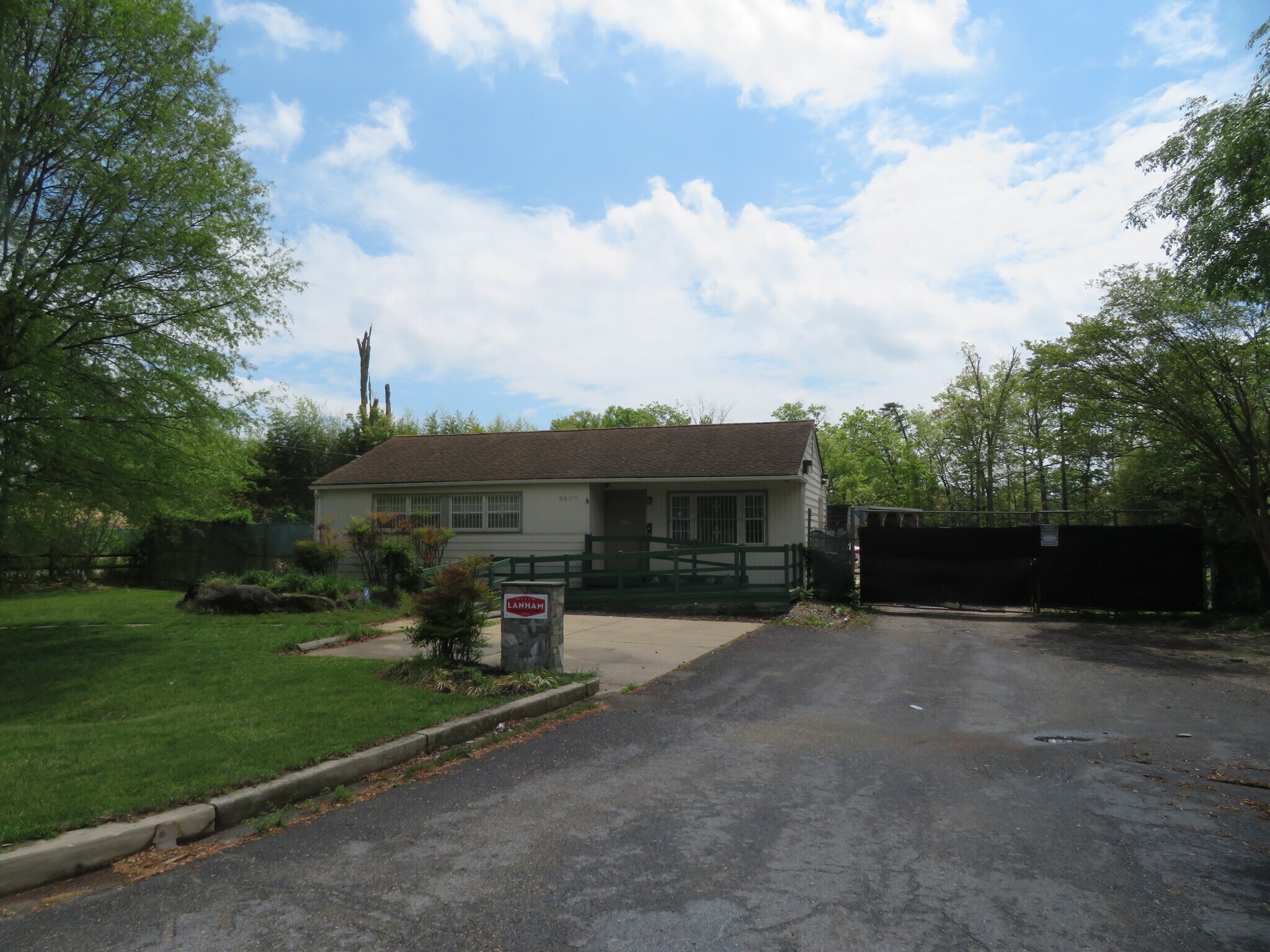 9607 Annapolis Rd, Lanham, MD à louer Photo principale– Image 1 sur 29
