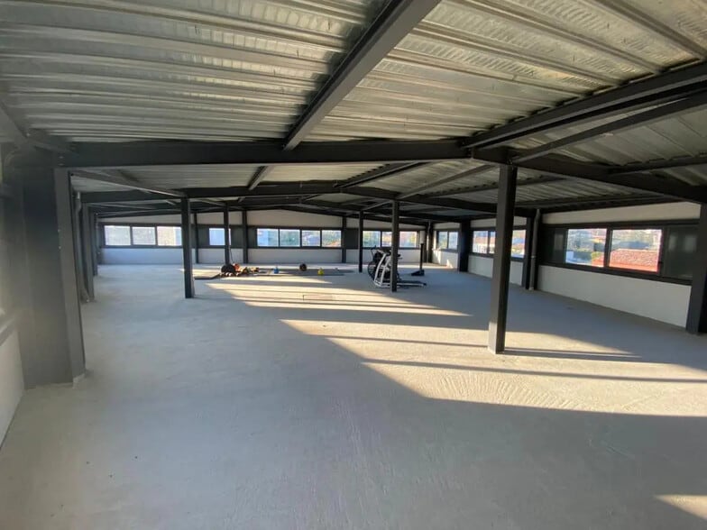 Bureau dans Hyères à louer - Photo intérieure – Image 3 sur 5