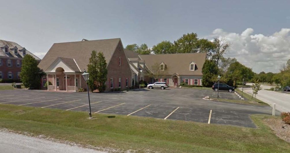 11033-11039 N Towne Square Rd, Mequon, WI à vendre - Photo de l’immeuble – Image 1 sur 4