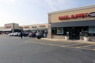 Plus de détails pour 93-123 Plaza Ctr, Secaucus, NJ - Local commercial à louer