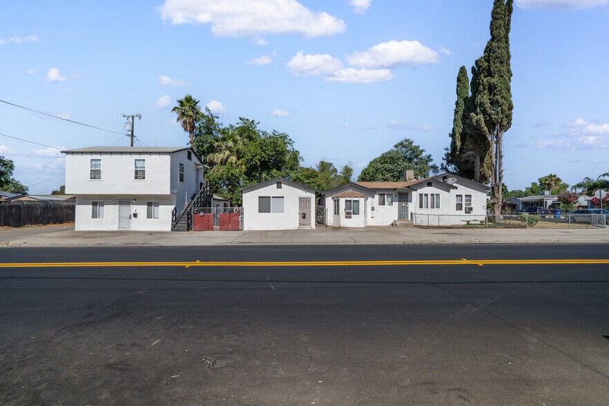 701 Woodrow Ave, Bakersfield, CA à vendre - Photo de l’immeuble – Image 3 sur 16